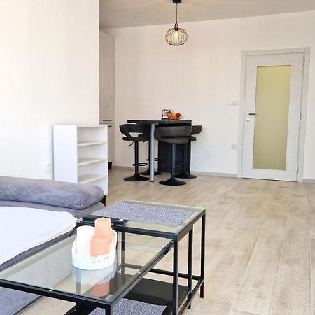 Apartment Lana Krk Town Exterior photo